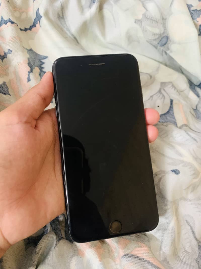 Apple iPhone 8 Plus 1
