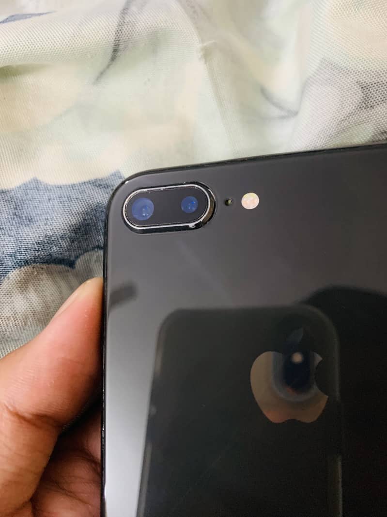Apple iPhone 8 Plus 2