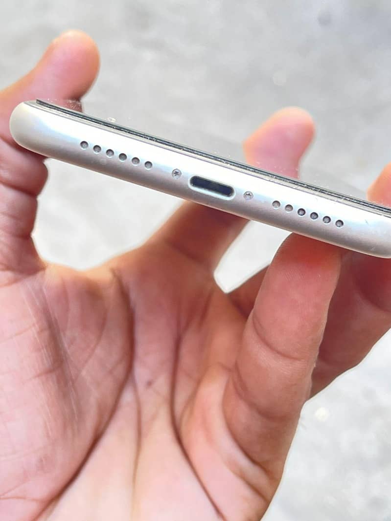 Apple iPhone 11 5