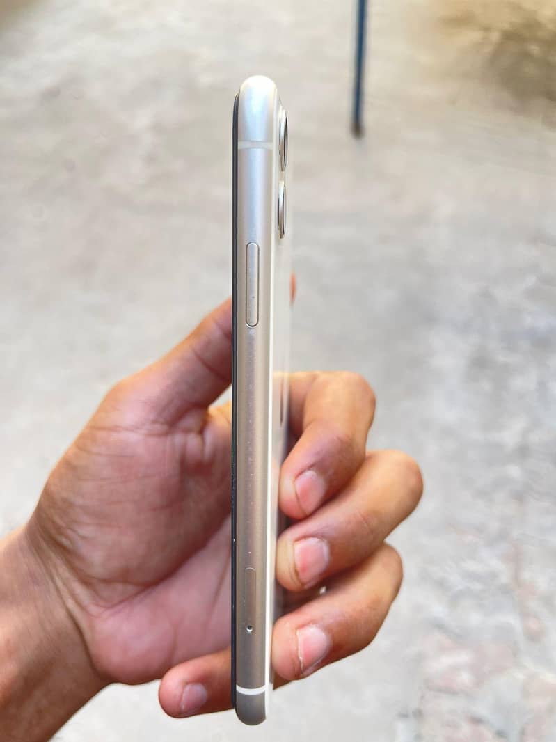 Apple iPhone 11 6