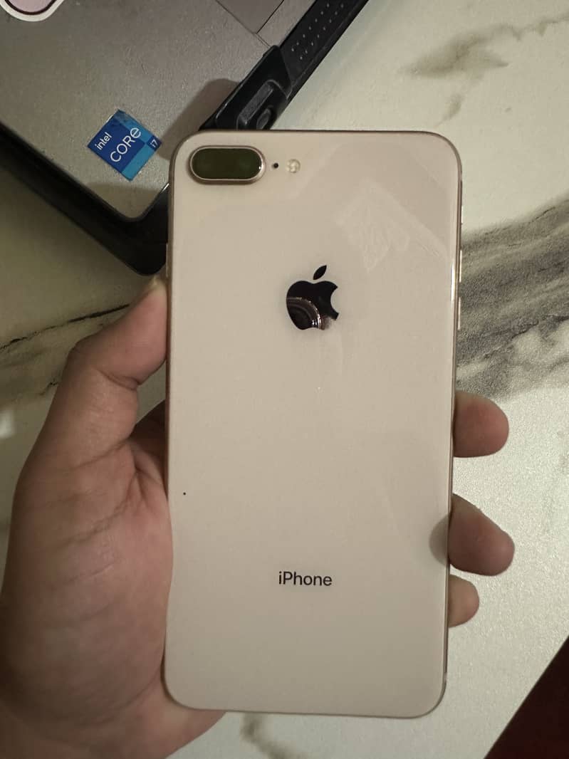 Apple iPhone 8 Plus 0