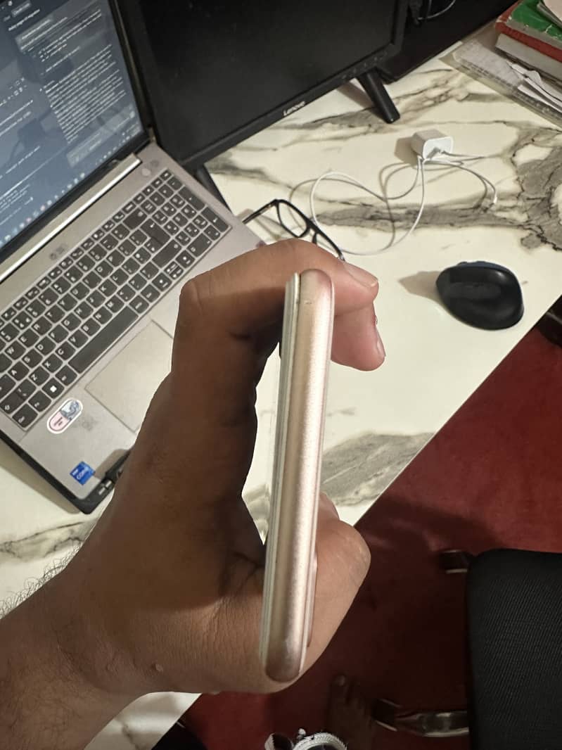 Apple iPhone 8 Plus 2