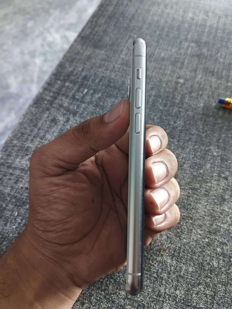 Apple iPhone 11 Pro 1