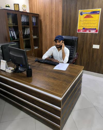 Need job. Experienced 4 years administrator in UGI