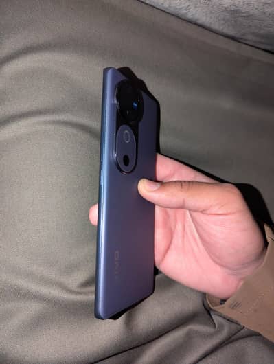 Vivo V40