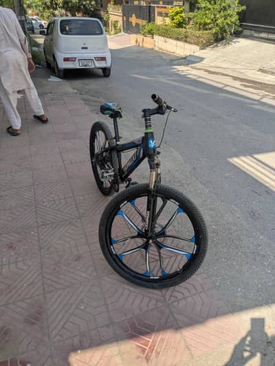 mountain bicycle average condition working good
