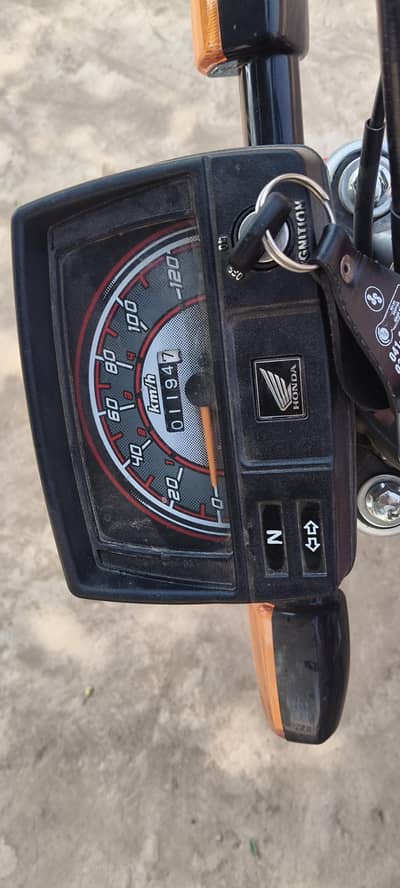Honda CD 70 New condition only 1100KM driven 10/10 condition