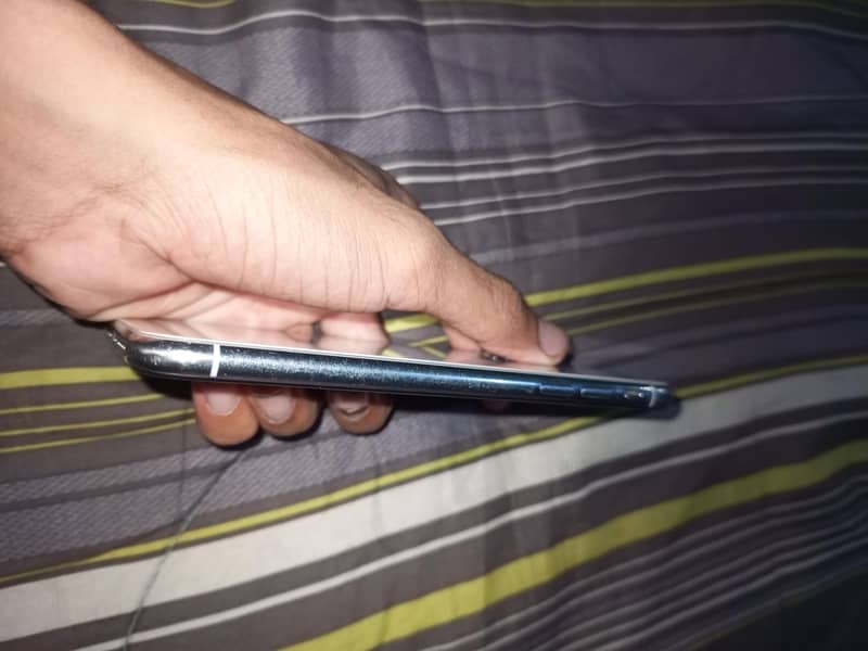 Apple iPhone X 5