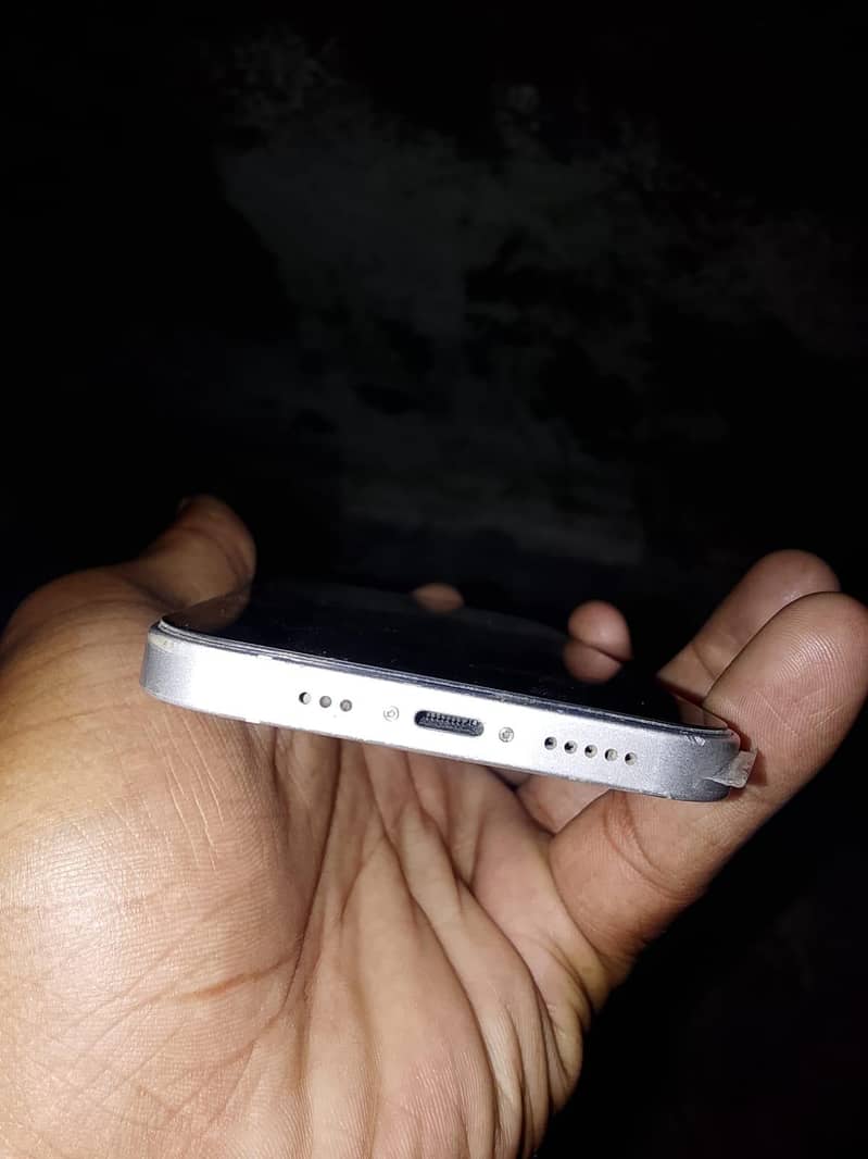 Apple iPhone 12 3