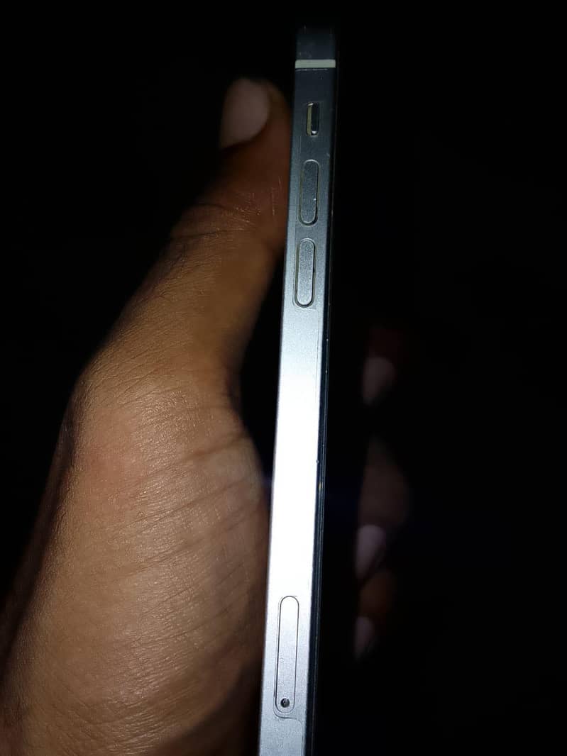 Apple iPhone 12 5