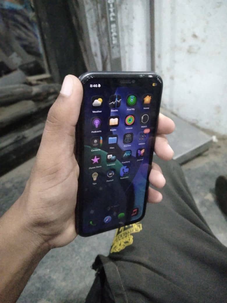 Apple iPhone 11 3