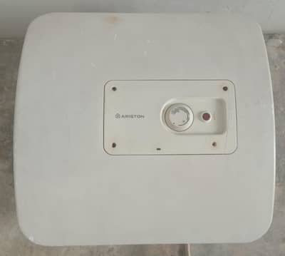 Ariston Electric Geyser