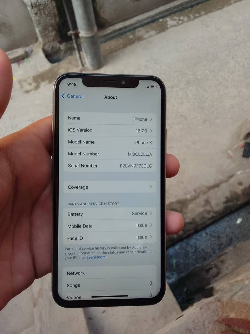Apple iPhone X 4