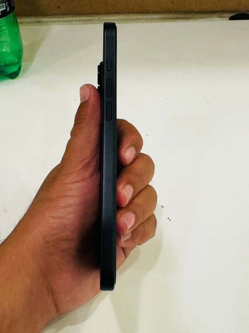Apple iPhone 16 Plus 2