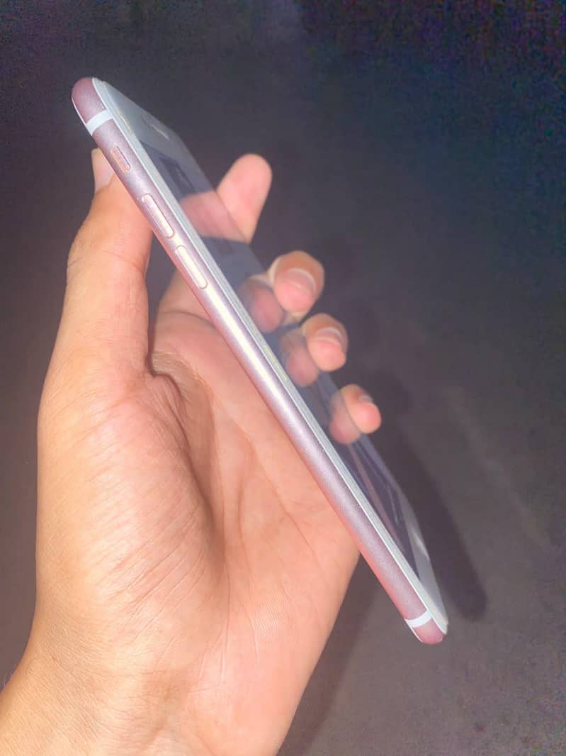 Apple iPhone 7 Plus 3