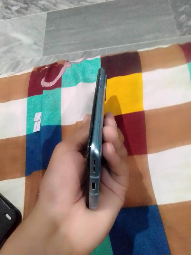 One Plus 9R 1