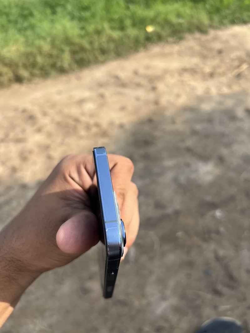 Apple iPhone 13 Pro 1