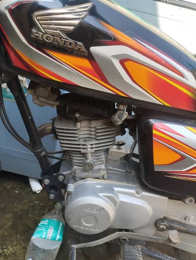 Honda 125 for sale good condition colour Black 1 Hand Use