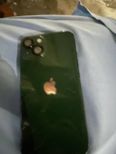 Apple iPhone 13