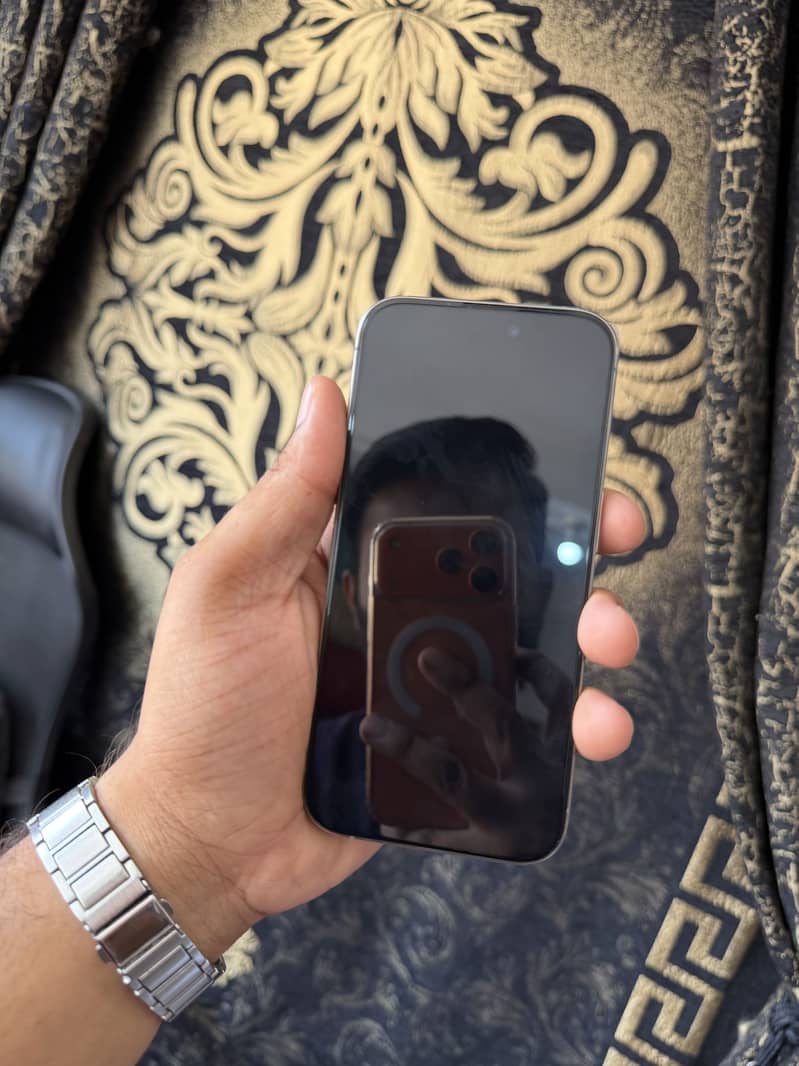 Apple iPhone 15 Pro 1