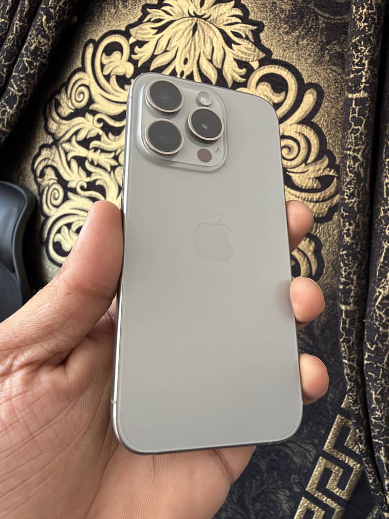 Apple iPhone 15 Pro 6