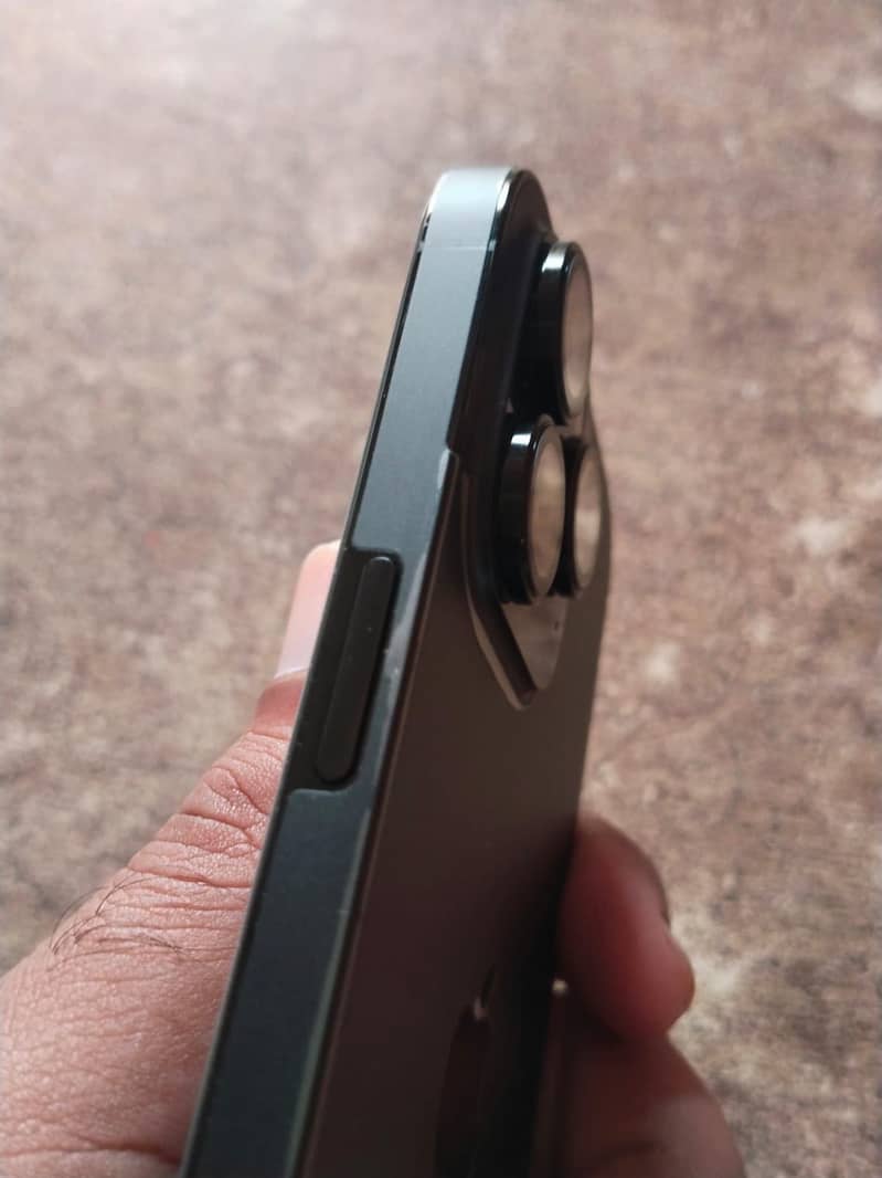 Apple iPhone 14 Pro Max 4