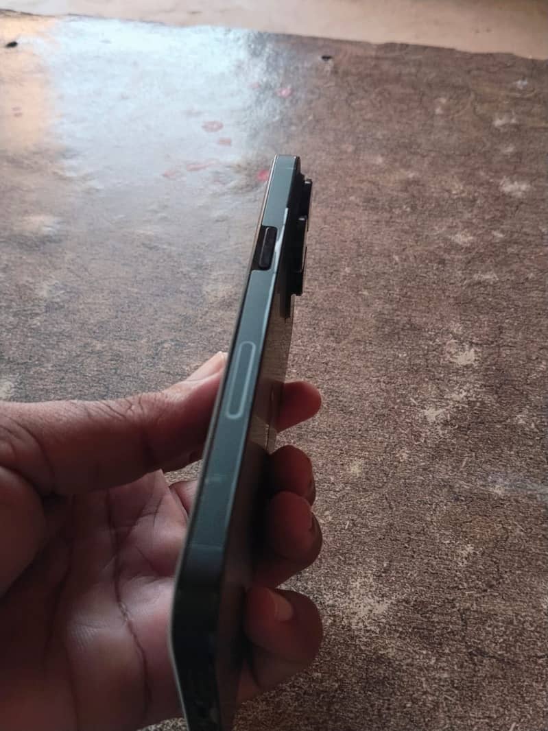 Apple iPhone 14 Pro Max 8