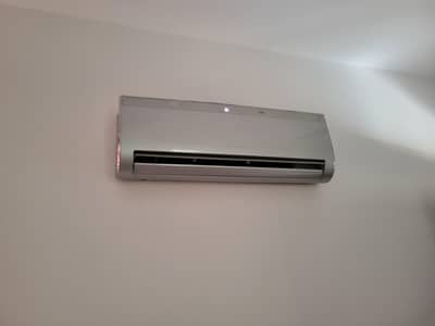 Gree 1 ton AC