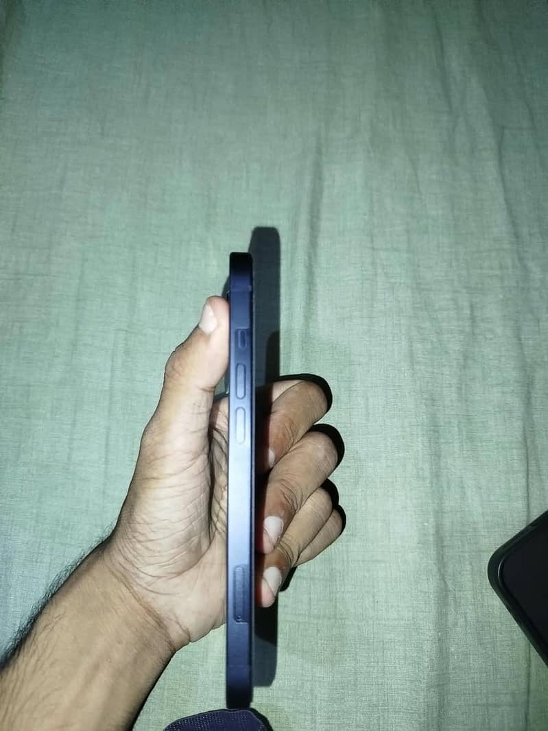 Apple iPhone 13 3