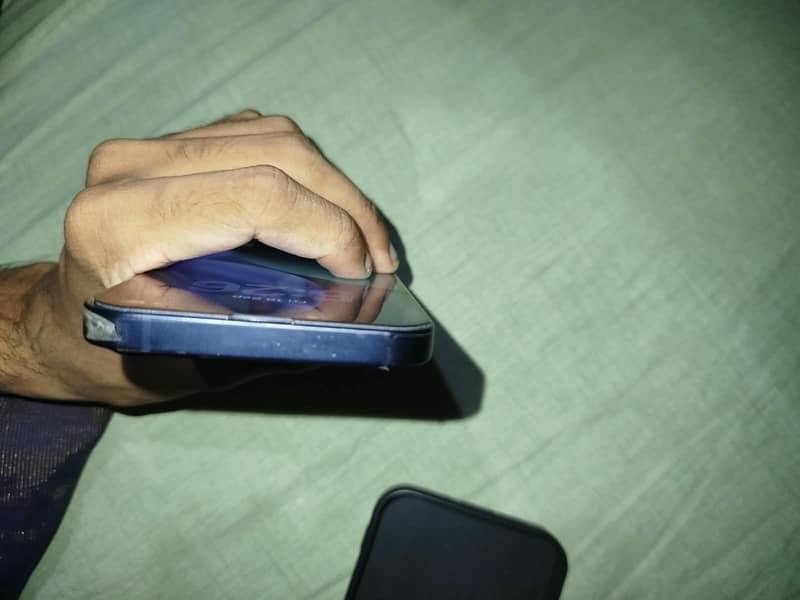 Apple iPhone 13 4