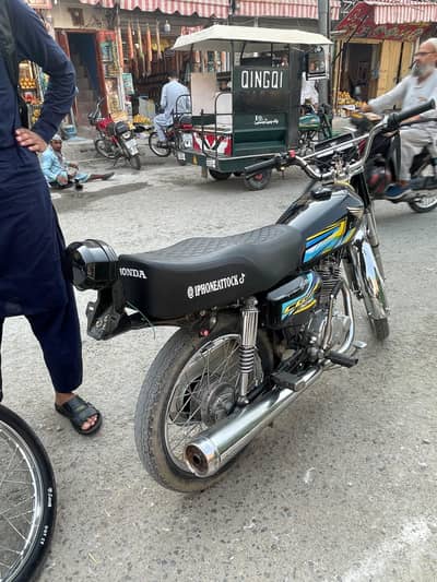 Honda 125 10)11 model all Punjab num bio moke pr double saman