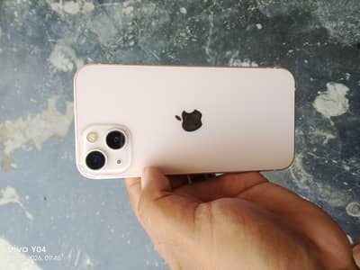 Apple iPhone 13