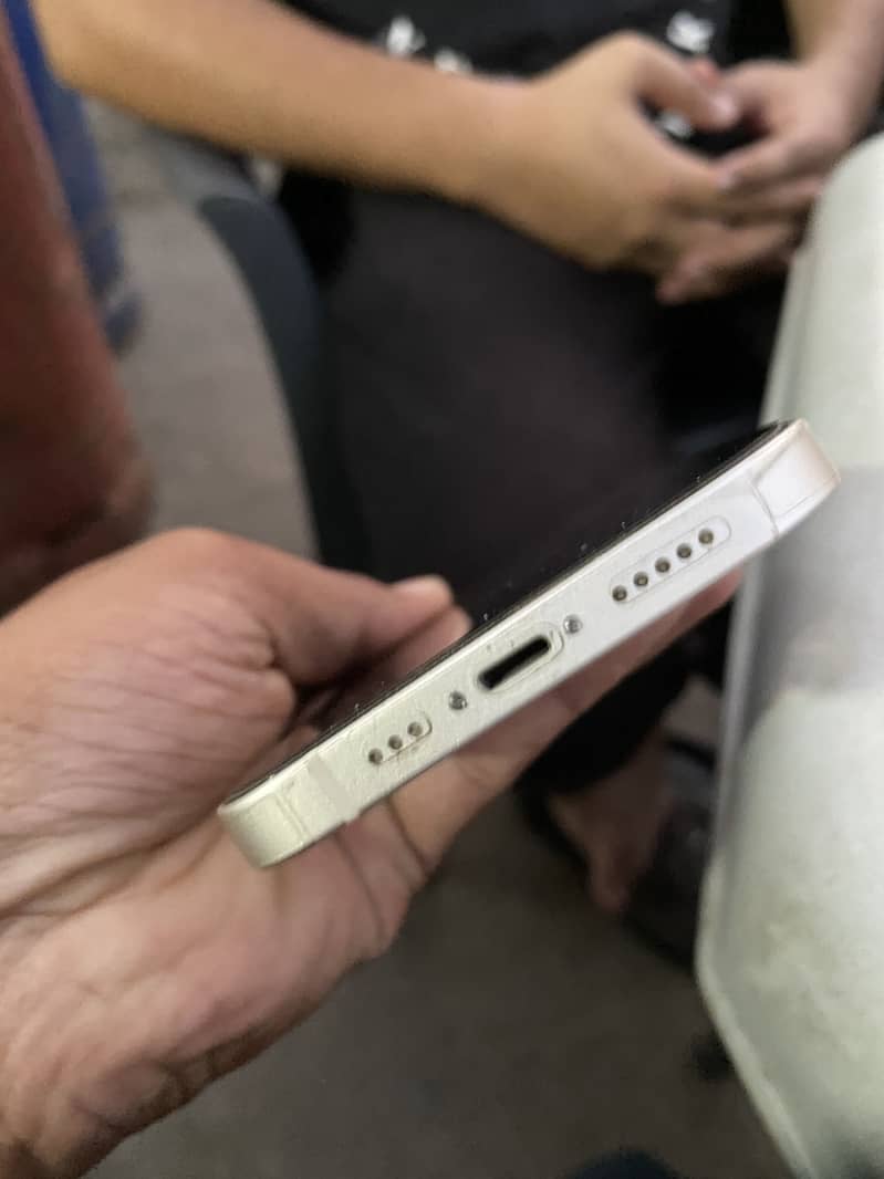 Apple iPhone 13 1