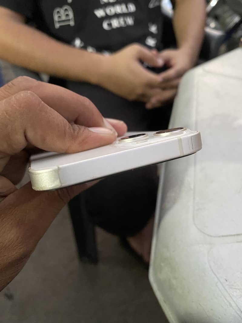 Apple iPhone 13 2