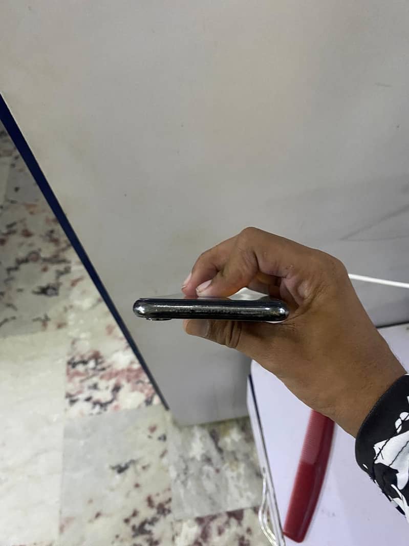 Apple iPhone X 1