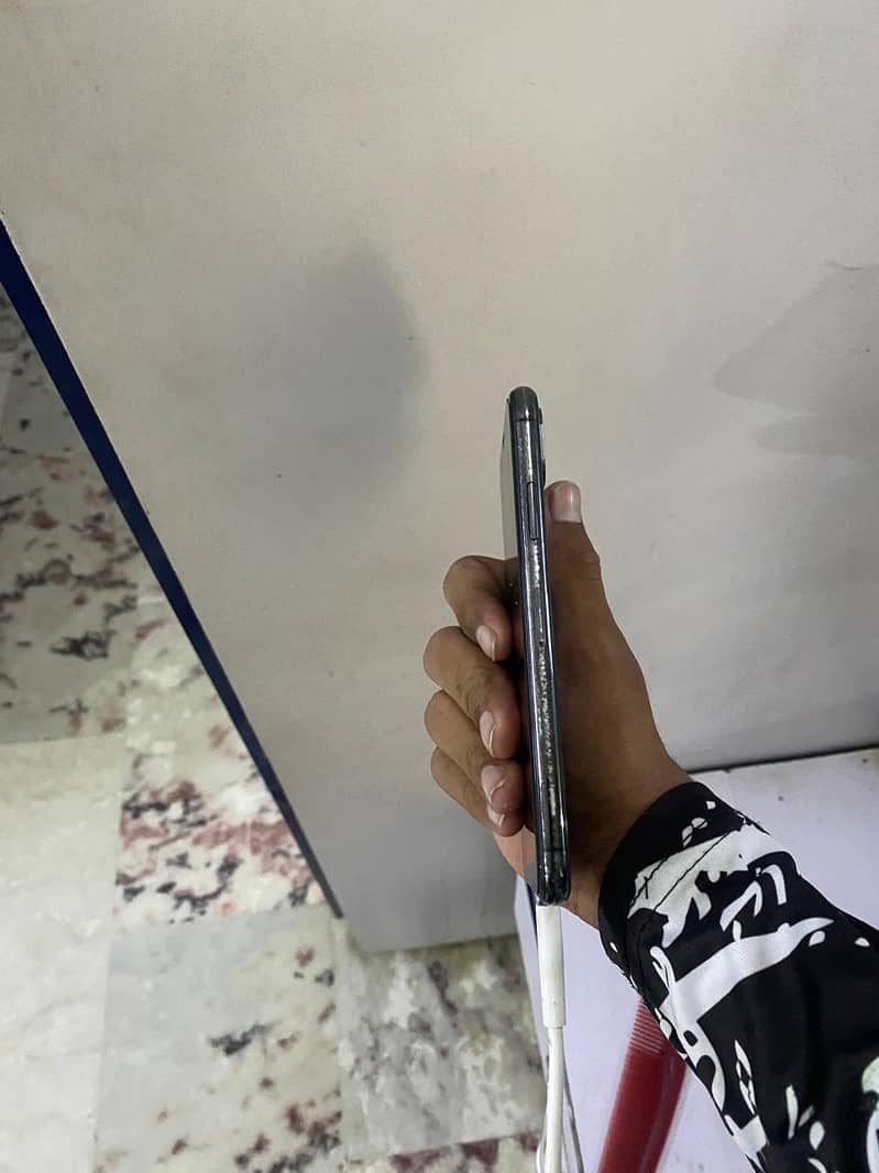 Apple iPhone X 2