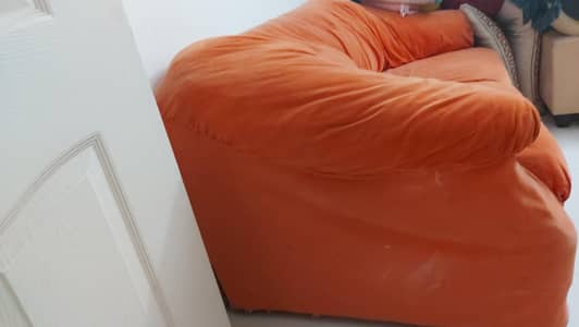 2 seeter sofa good condition