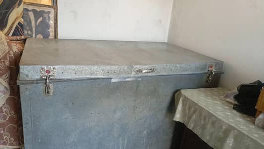 Peti 6/3 + New peti Stand Urgent Sale