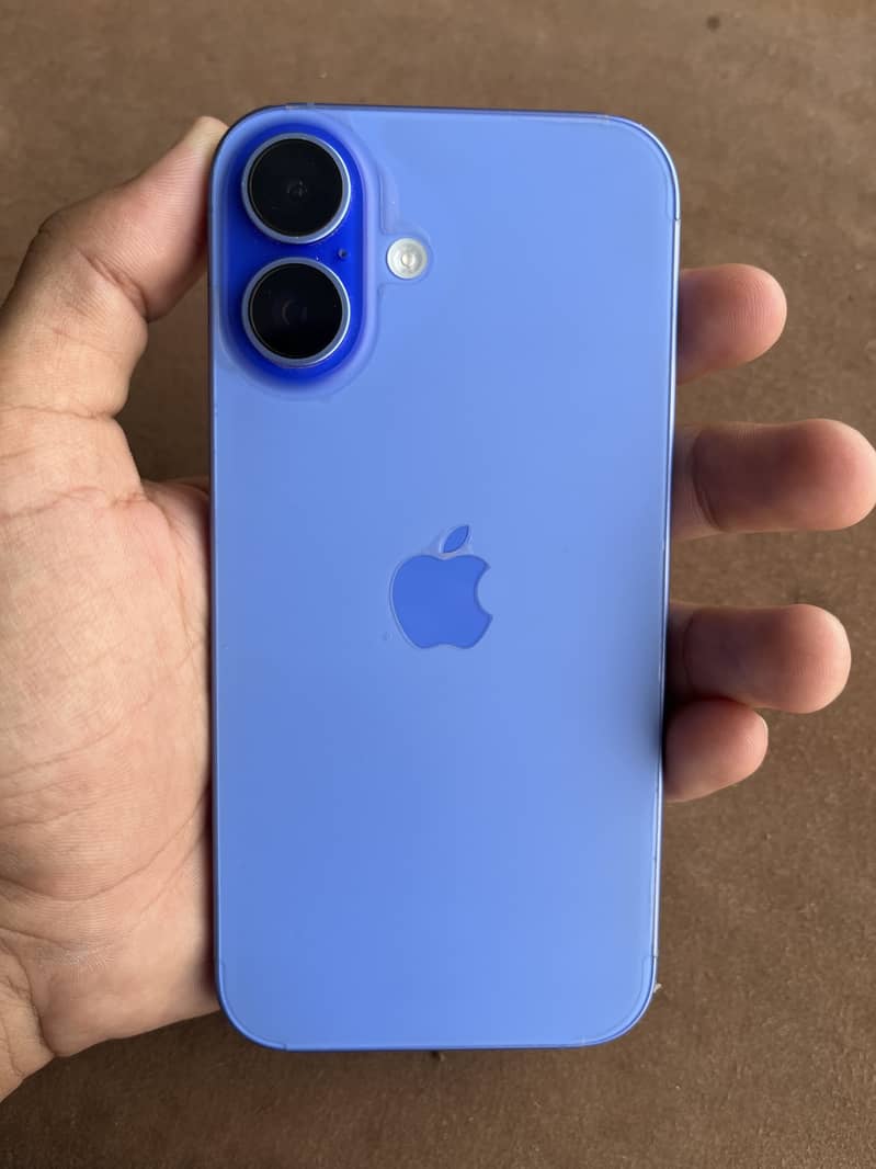 Apple iPhone 16 0