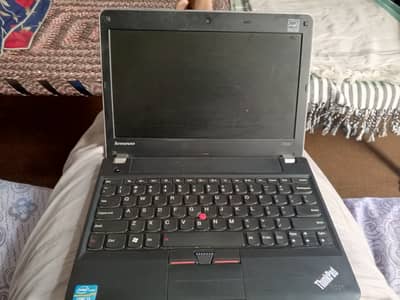 Lenovo ThinkPad Edge E130 i3