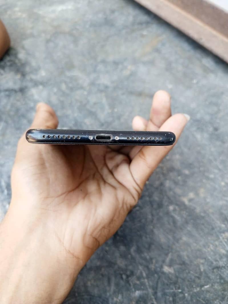 Apple iPhone 7 Plus 1