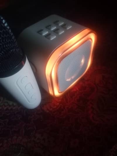 Bluetooth speaker with singleand  mic RGB lights free charger with box