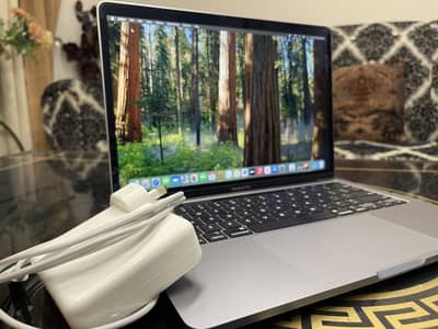 Apple Macbook Pro 2020, 13 inches, Core i7, 32GB Ram, 512GB SSD