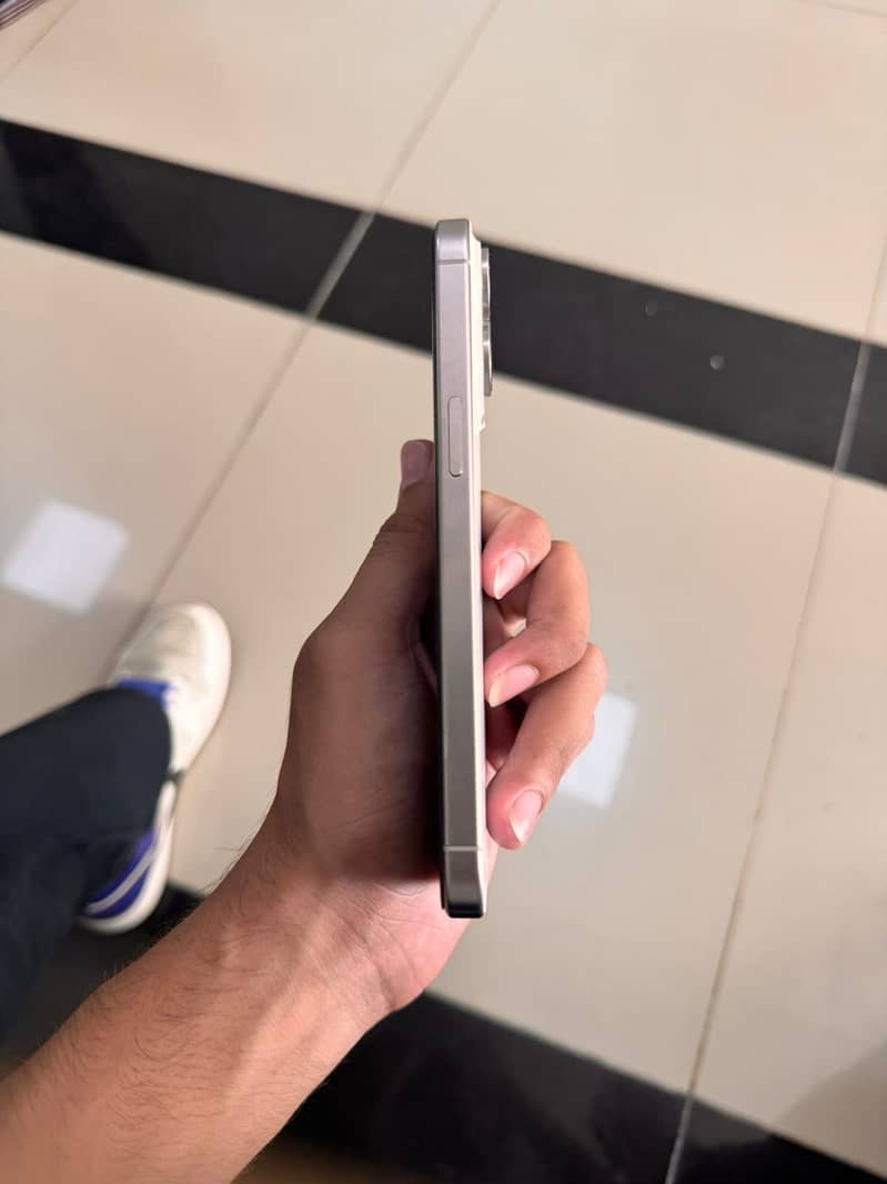 Apple iPhone 15 Pro Max 1