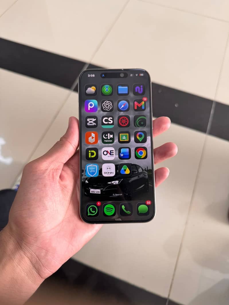 Apple iPhone 15 Pro Max 5