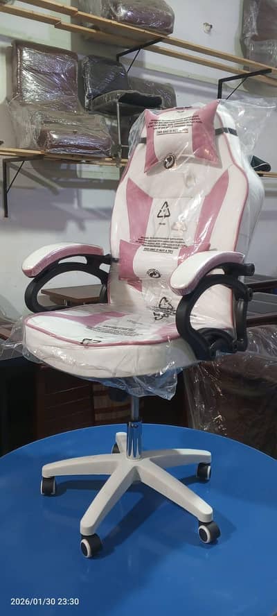 Gaming chair//Studio chair// study chair//home chair and (offer COD)