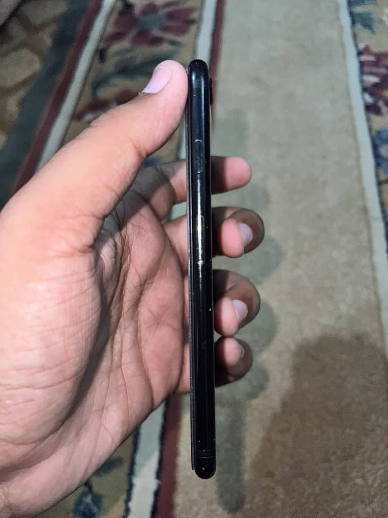 Apple iPhone 7 0