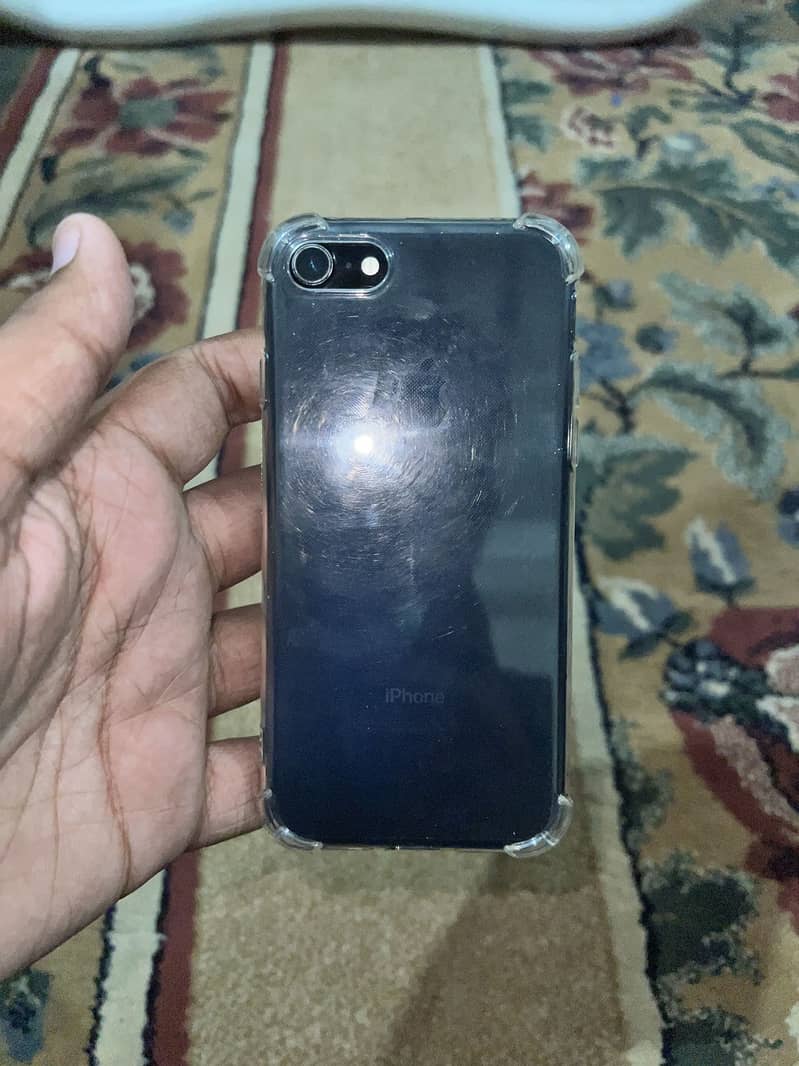 Apple iPhone 7 1