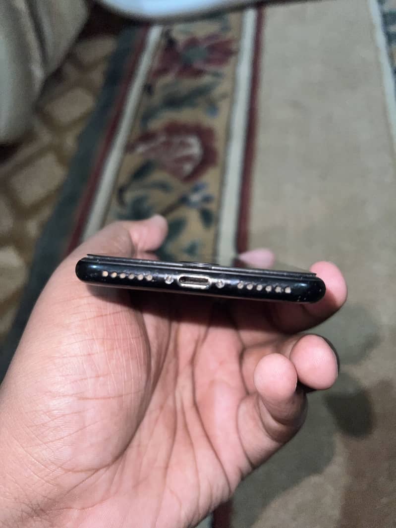 Apple iPhone 7 2