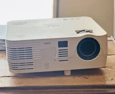NEC VE281X
